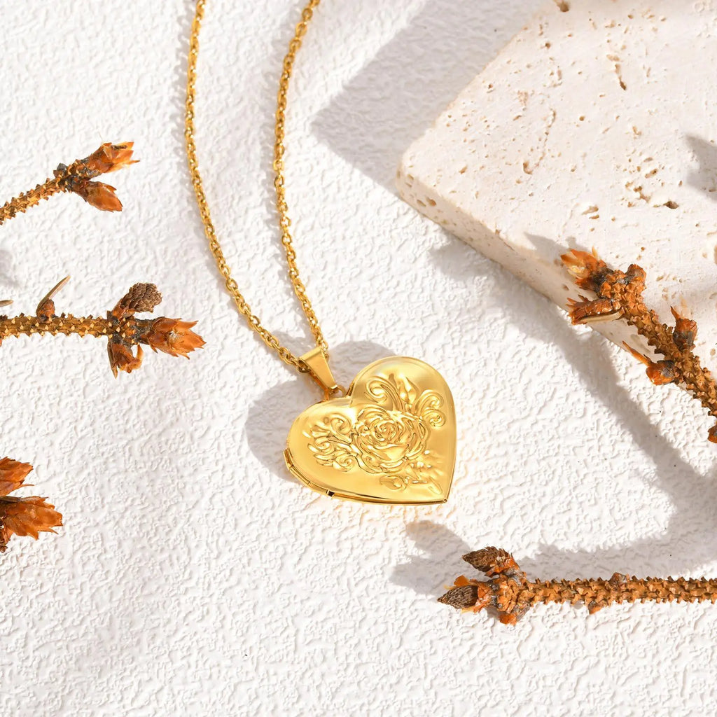 Relicário Rosas do Amor com Foto Personalizada