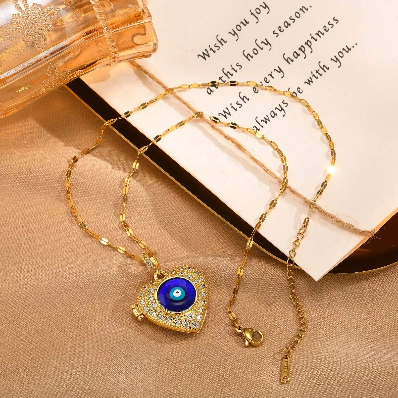 Relicário Olho Grego com Foto Personalizada